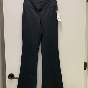 Yogalicious women Black Flared Leggings, NEW with tags, size M